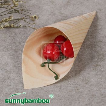 Japan and South Korea creative wood ice cream cone coffee shop disposable snack packaging wood skin egg cone container ice cream packaging